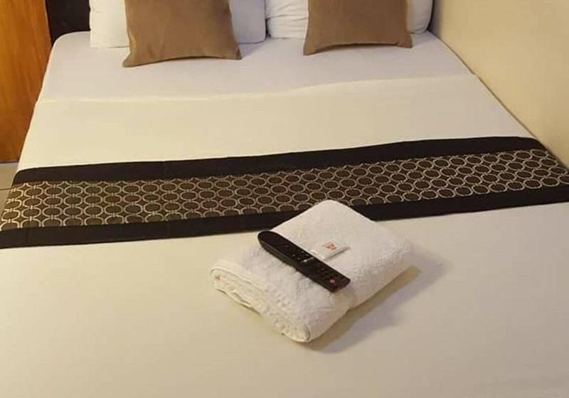 Hotel Roy's Cabin Suites