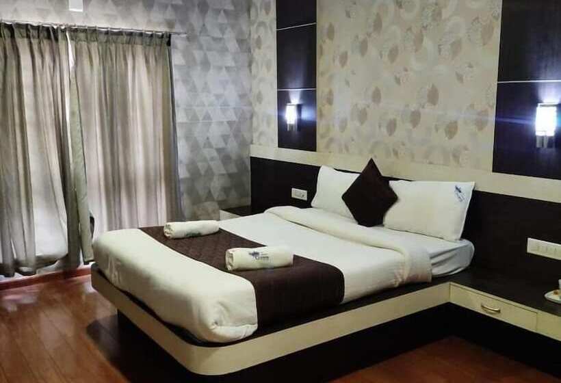 هتل The Majestic Crown