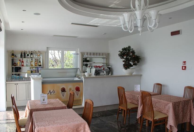 فندق Villa Paradiso Suite