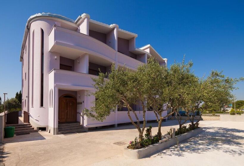 پانسیون Apartments Mara