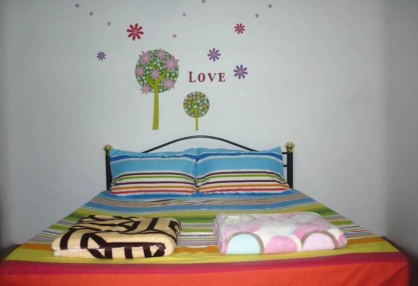 H Homestay   Semi D 1000mbps  Wifi, Astro & Private Parking