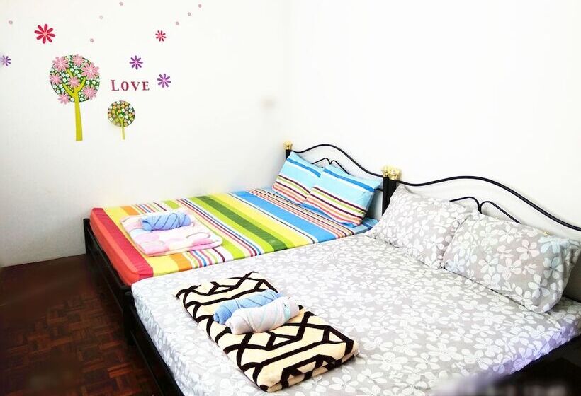 H Homestay   Semi D 1000mbps  Wifi, Astro & Private Parking