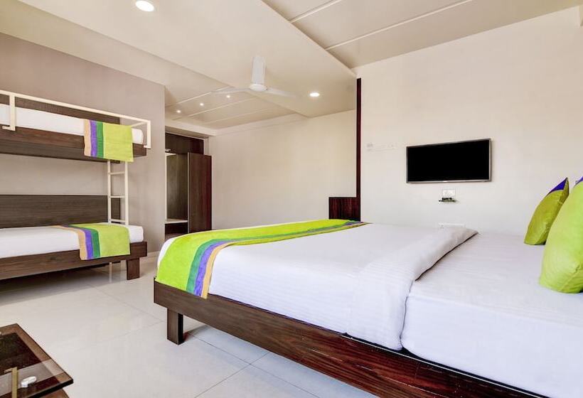 Отель Treebo Shree Sai Suites