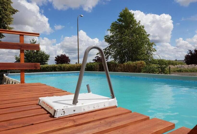 אתר נופש Owr Piramida 2