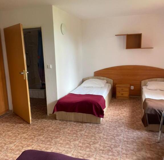 אתר נופש Owr Piramida 2