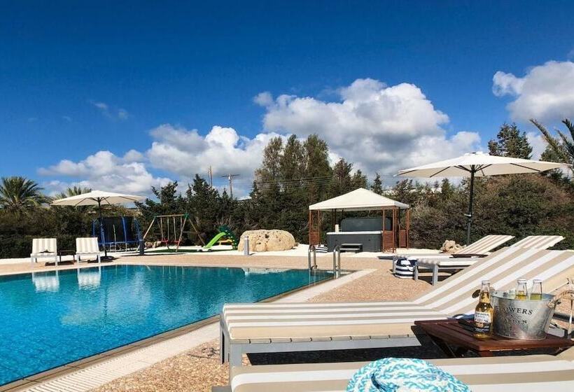 Villa Searay