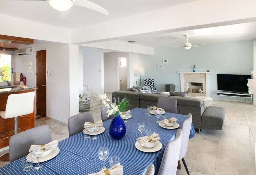 Villa Searay