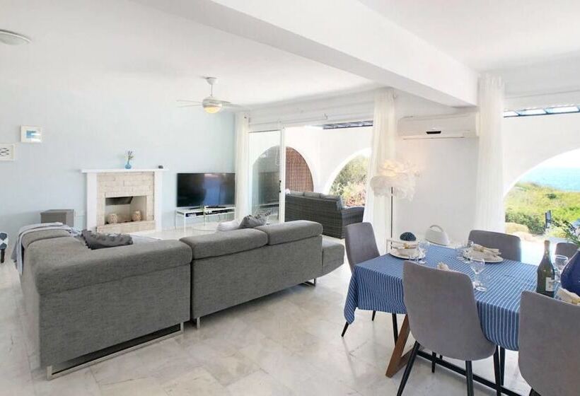 Villa Searay