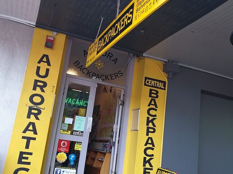 هاستل Aurora Backpackers