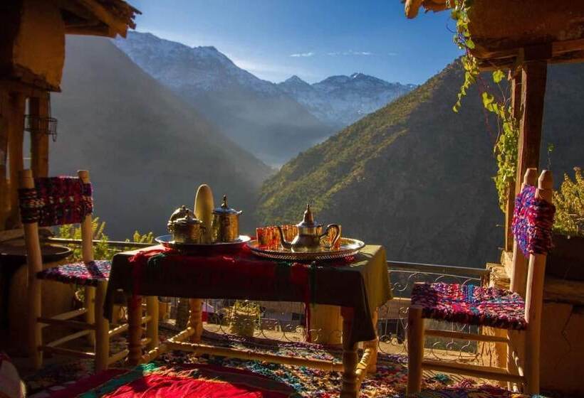 تختخواب و صبحانه Berber Family Lodge