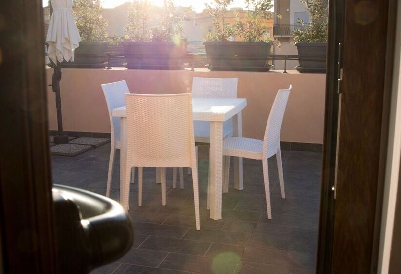 هتل Milazzo Inn Aimori