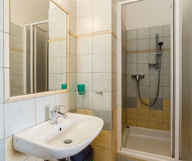 پانسیون Penzion Gardena