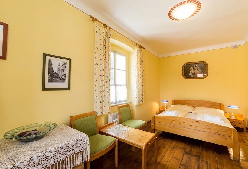 پانسیون Penzion Gardena