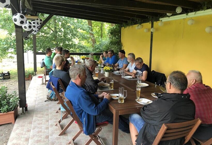 צימר Riverside Inn