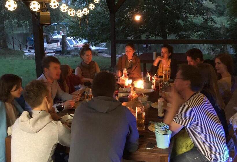 צימר Riverside Inn