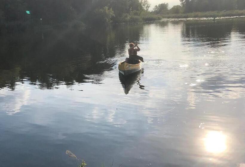 ベッドアンドブレックファースト Riverside Inn