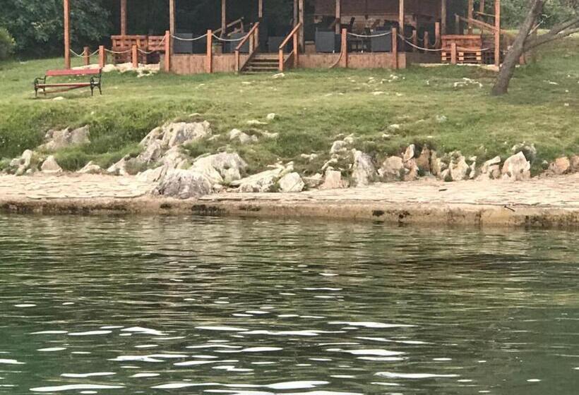 בית מלון כפרי Livadic