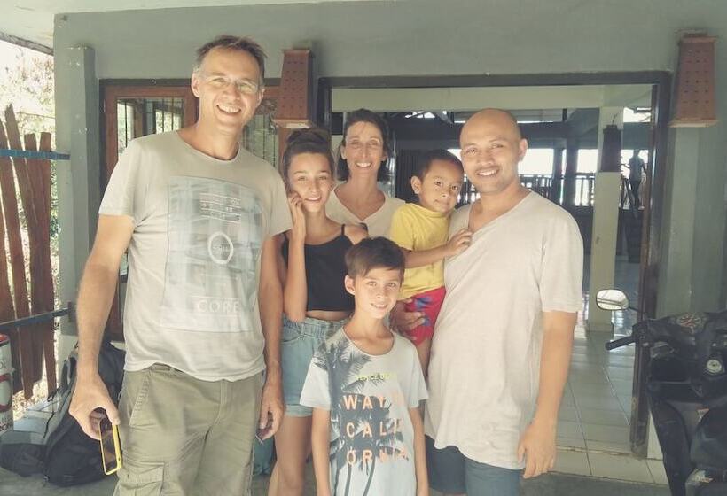 پانسیون Pesona Bali Room And Restaurant