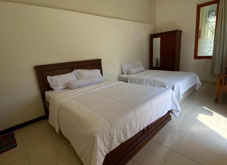 پانسیون Pesona Bali Room And Restaurant