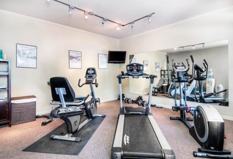 Aggie Inn, Ascend Hotel Collection