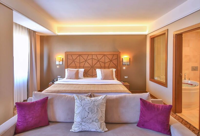 هتل Ramada By Wyndham İstanbul Taksim