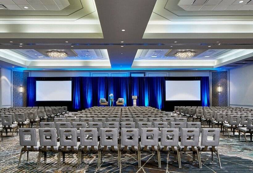 هتل Renaissance Mobile Riverview Plaza