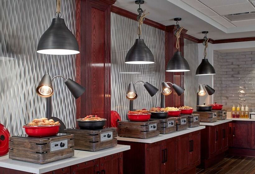 هتل Renaissance Mobile Riverview Plaza