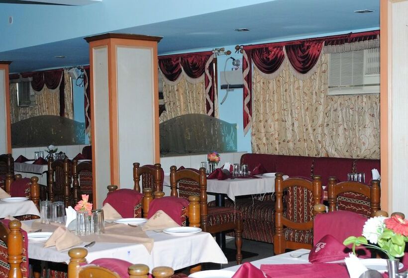 בית מלון כפרי Pancharatna Paradise