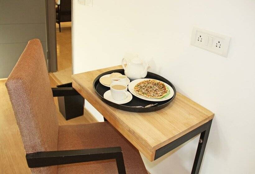 هتل Sai Vihar By Oyo Rooms