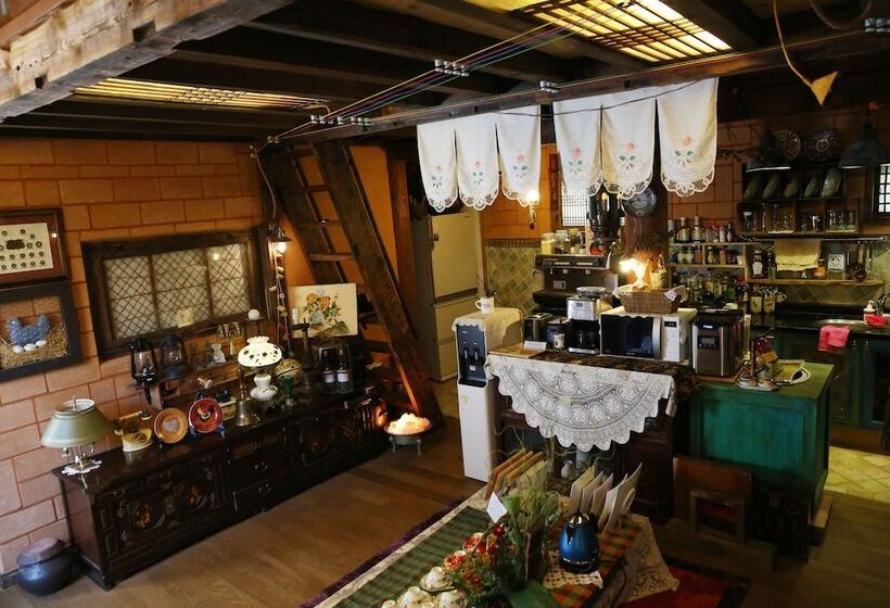 بنسيون Gyodong Salrae