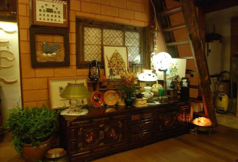 بنسيون Gyodong Salrae