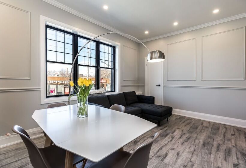 Applewood Suites Etobicoke