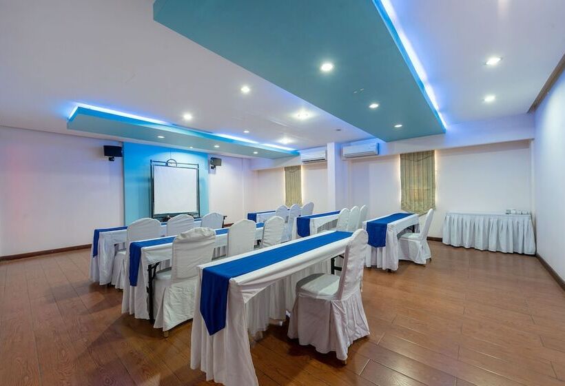 호텔 Capital O 176 Bliss