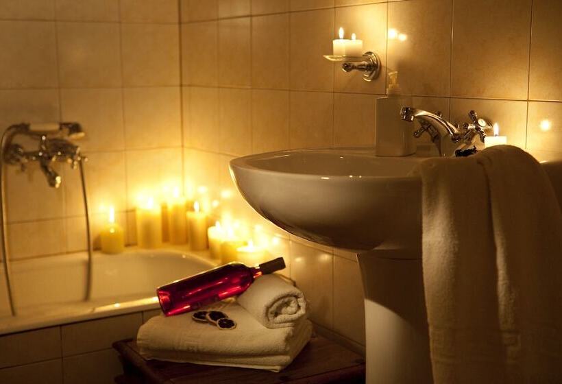 פנסיון Agnantio Studios & Suites