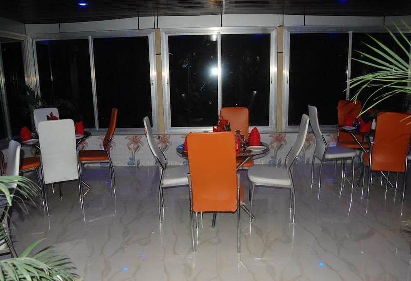 هتل Utsav Residency