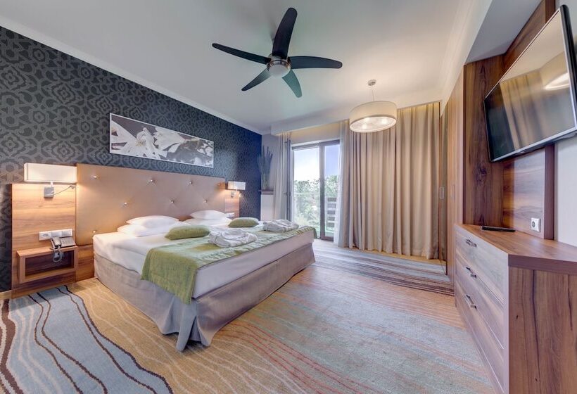 Mineral Hotel Malinowy Raj