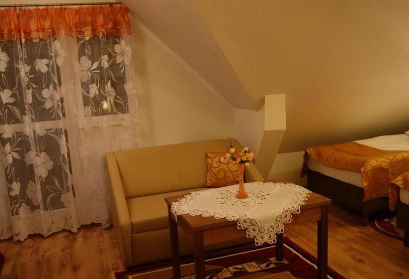 Pensjonat Zielone Wzgórze W Bolesławowie