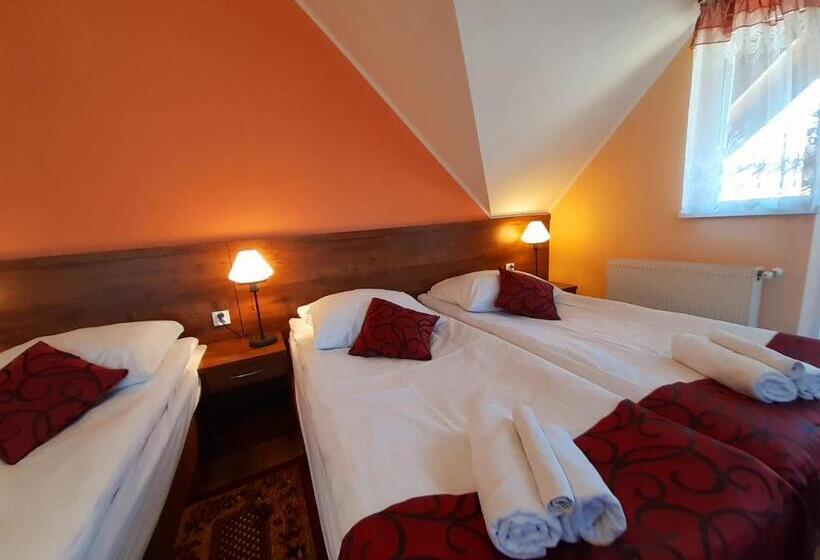 Pensjonat Zielone Wzgórze W Bolesławowie