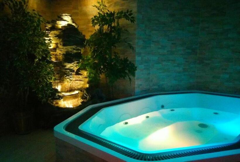 Pensjonat Zielone Wzgórze W Bolesławowie