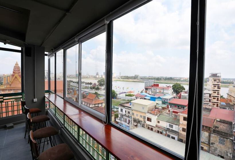 ユースホステル Sky Hotel Central Phnom Penh   Rooms & Apartments
