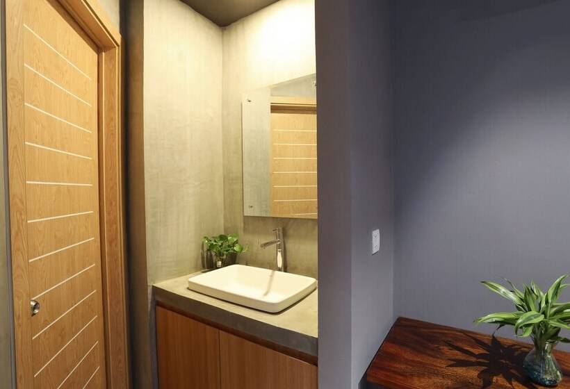 ユースホステル Sky Hotel Central Phnom Penh   Rooms & Apartments