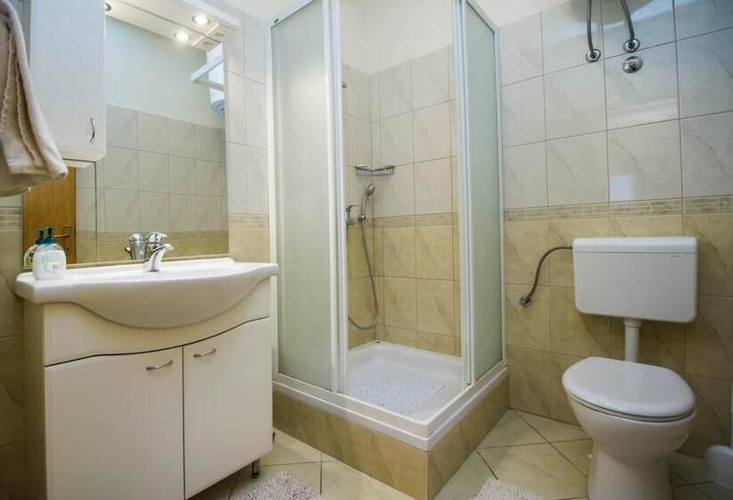 Apartments Selak