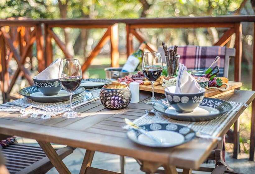فندق Dinkweng Safari Lodge