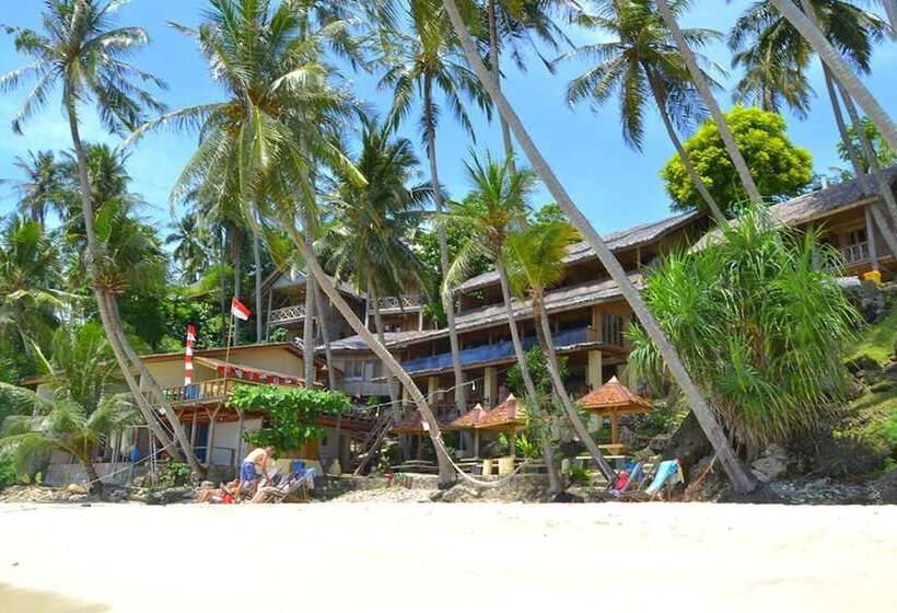 هتل Freddies Santai Sumurtiga