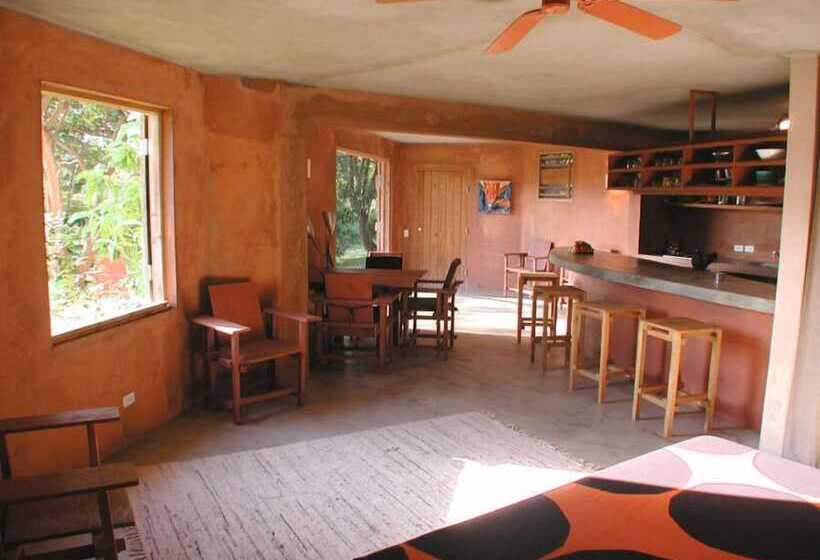 هتل Hix Island House