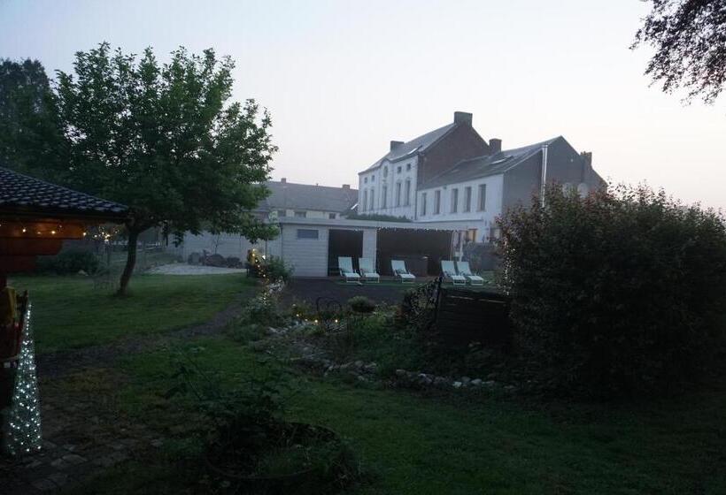 פנסיון Le Chateau De Frankie Spas Saunas