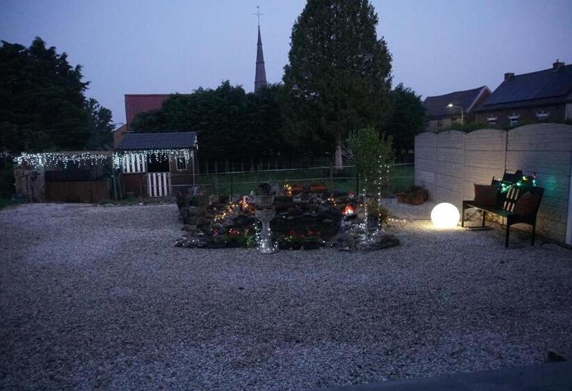 פנסיון Le Chateau De Frankie Spas Saunas