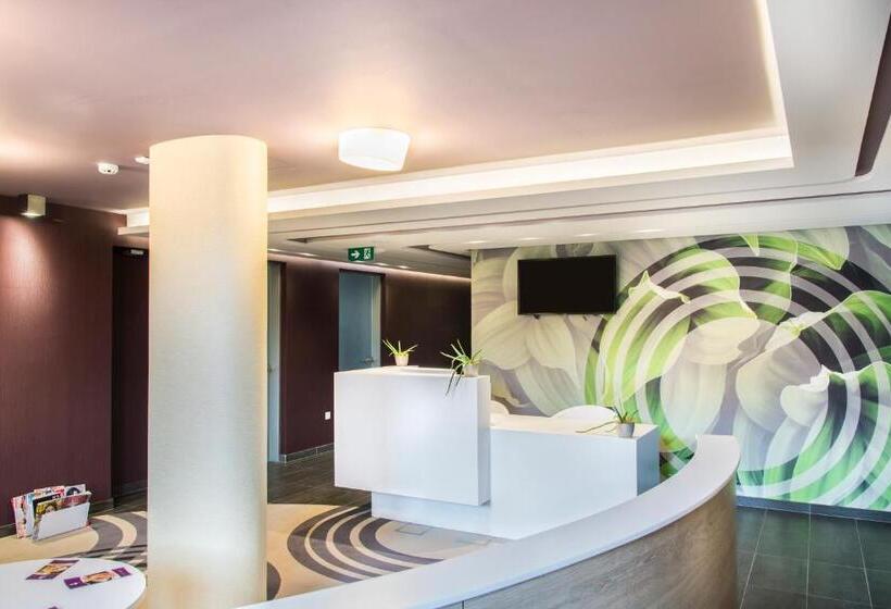 Aura Hotel Adults Only