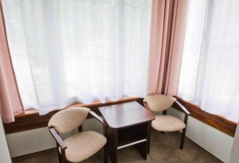 تختخواب و صبحانه Victoria Karpacz