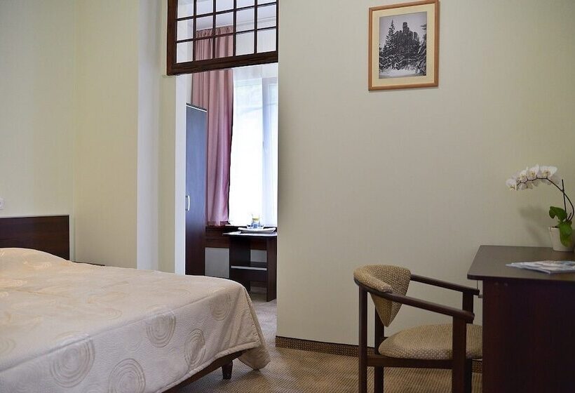 تختخواب و صبحانه Victoria Karpacz